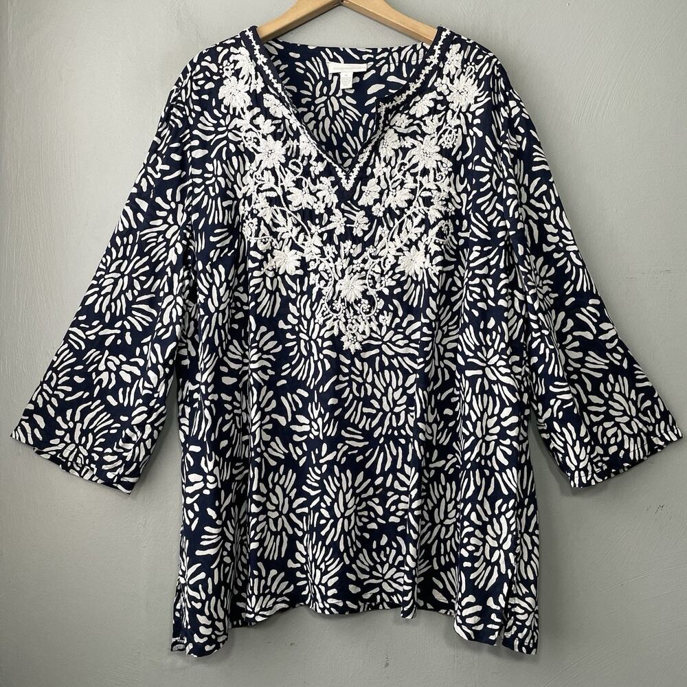 Charter Club Tunic Top Size XL Blue White Embroidered Resort Chic Vacation Prep